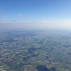 Flugwegposition um 15:37:34: Aufgenommen in der Nähe von Gemeinde Taiskirchen im Innkreis, Österreich in 2125 Meter